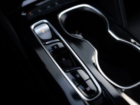 Used 2022 Buick Envision Essence w/ Sport Touring Package image 21