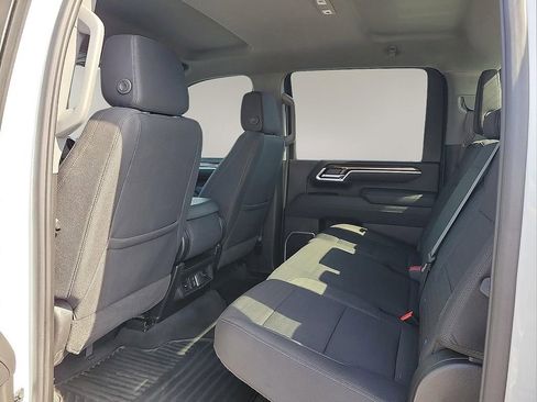 Used 2025 Chevrolet Silverado 2500 LT w/ Convenience Package image 9