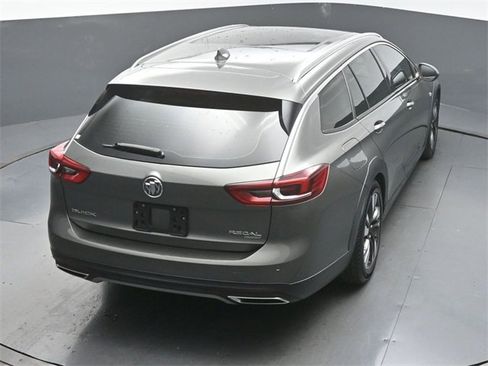 Used 2018 Buick Regal Essence w/ Driver Confidence Package #1 image 49