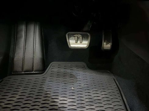 Used 2024 Volkswagen ID.4 S image 36