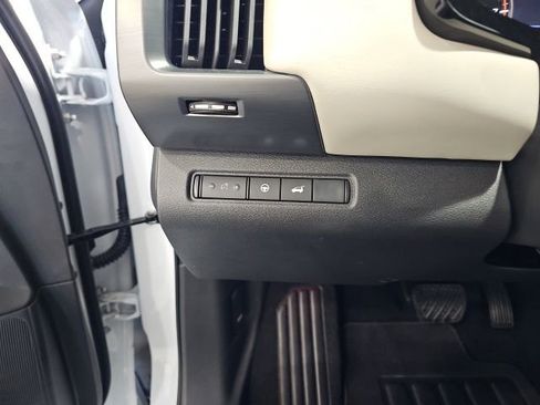 Used 2025 Nissan Pathfinder SL AWD/4WD image 11