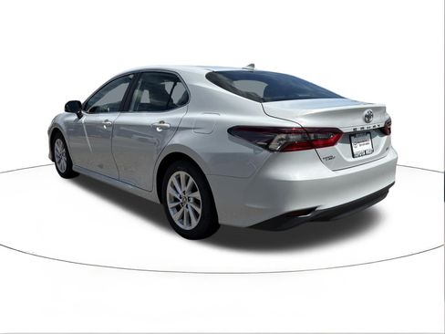 Used 2023 Toyota Camry LE FWD image 5
