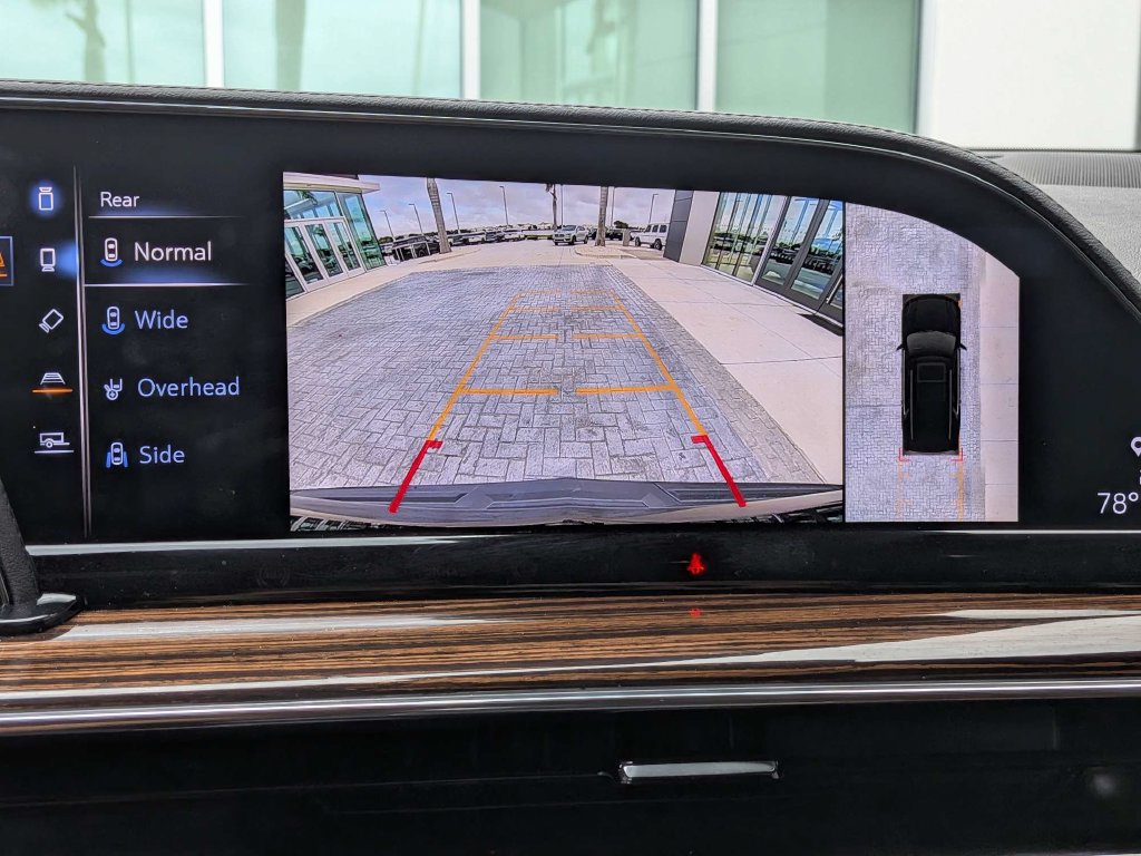 Used 2022 Cadillac Escalade Luxury w/ LPO, Floor Liner Package AWD/4WD image 21