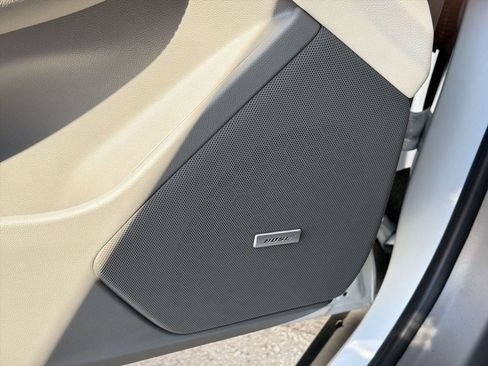 New 2026 Cadillac XT5 Premium Luxury w/ LPO, Floor Liner Package AWD/4WD image 23