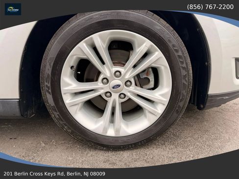 Used 2016 Ford Taurus SE FWD image 14