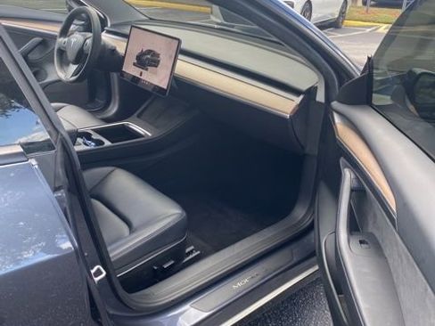 Used 2023 Tesla Model 3 Standard Range RWD image 16