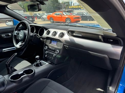 Used 2019 Ford Mustang GT image 29