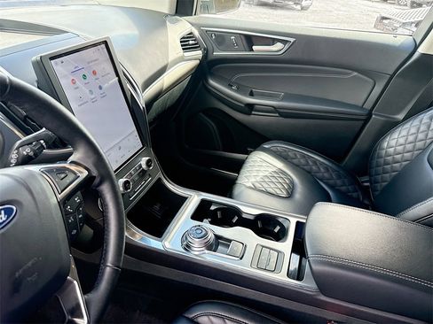 Used 2024 Ford Edge Titanium image 25