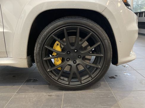 Used 2018 Jeep Grand Cherokee Trackhawk AWD/4WD image 12
