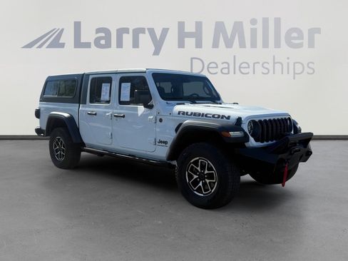 Used 2024 Jeep Gladiator Rubicon w/ Convenience Group image 8