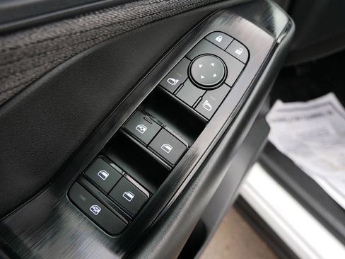 Used 2023 Nissan Rogue S image 16