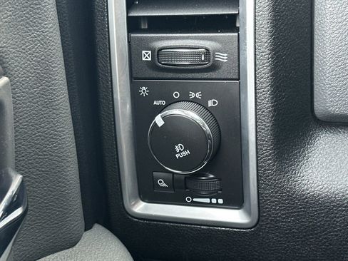 Used 2017 RAM 1500 Classic SLT w/ Protection Group AWD/4WD image 23