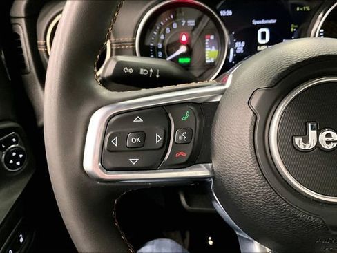 Used 2023 Jeep Wrangler Unlimited Sahara image 26