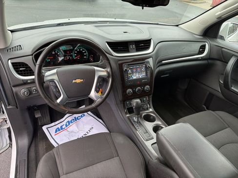 Used 2016 Chevrolet Traverse LT w/ Style and Technology Package image 23