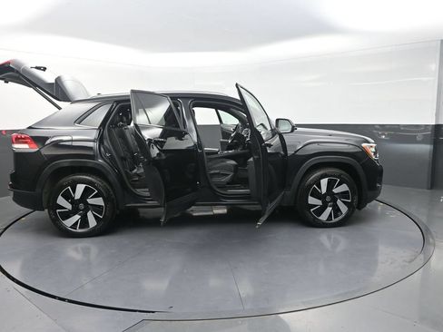 Used 2026 Volkswagen Atlas Cross Sport SE AWD/4WD image 39