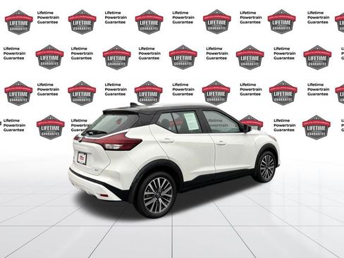 Certified 2021 Nissan Kicks SV image 8