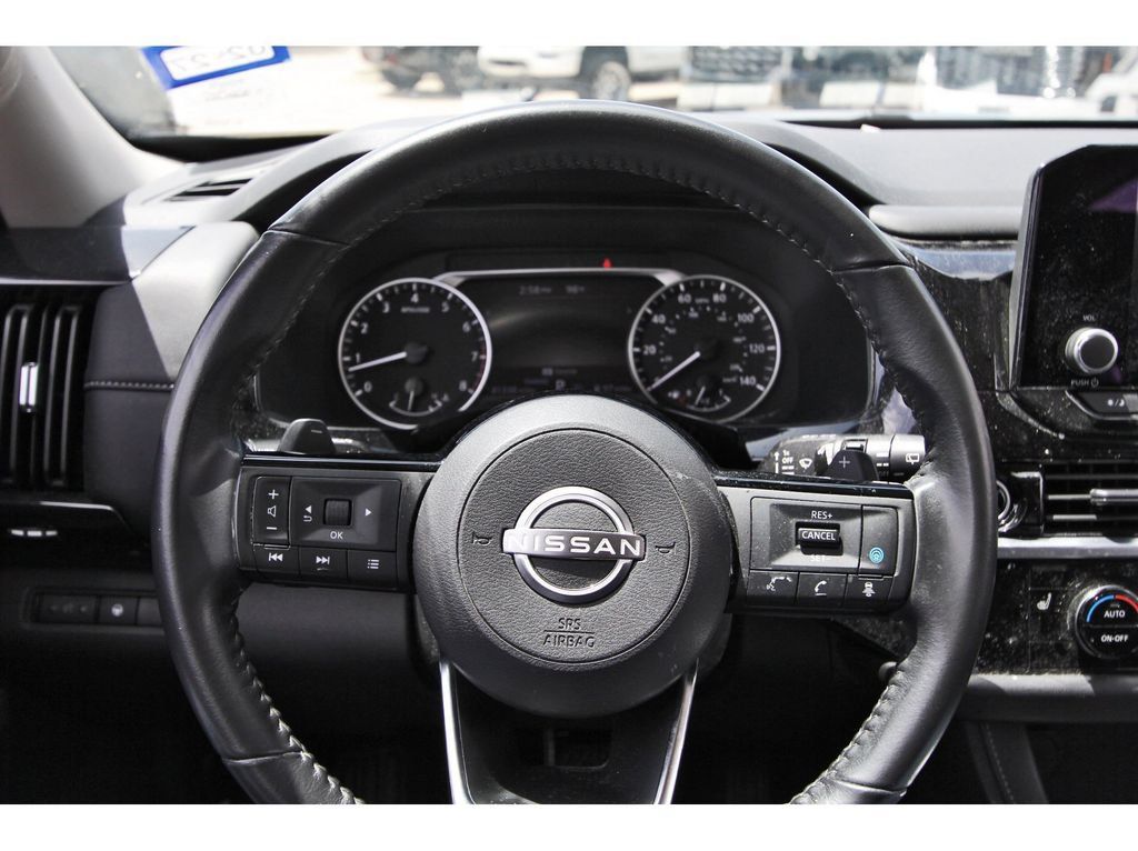 Used 2023 Nissan Pathfinder SV FWD image 6