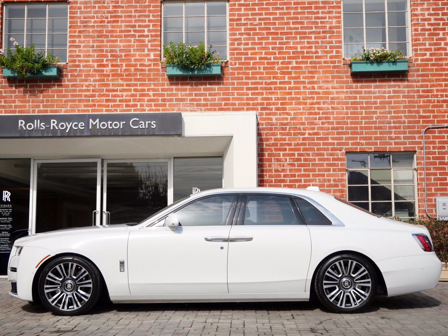 Used 2021 Rolls-Royce Ghost AWD/4WD image 3