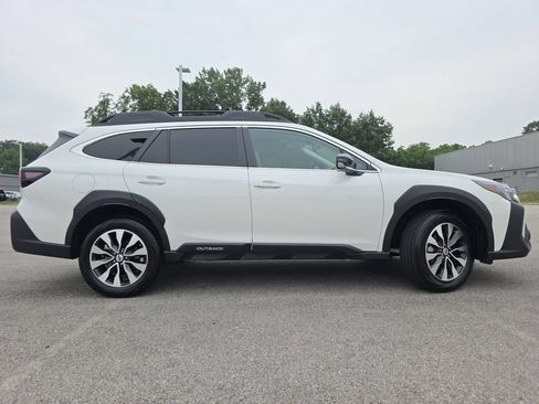 Used 2025 Subaru Outback Limited AWD/4WD image 11