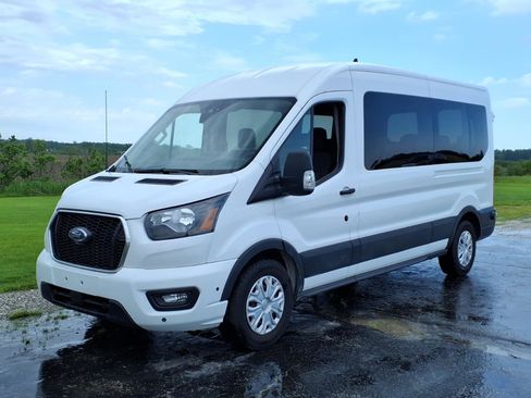 Used 2024 Ford Transit 350 XLT RWD image 3