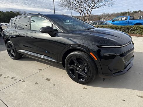 Certified 2024 Chevrolet Equinox EV RS image 2
