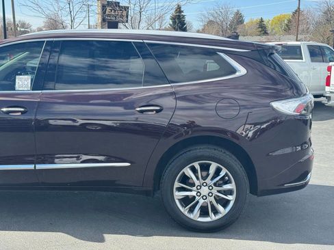 Used 2022 Buick Enclave Avenir w/ Avenir Technology Package AWD/4WD image 12