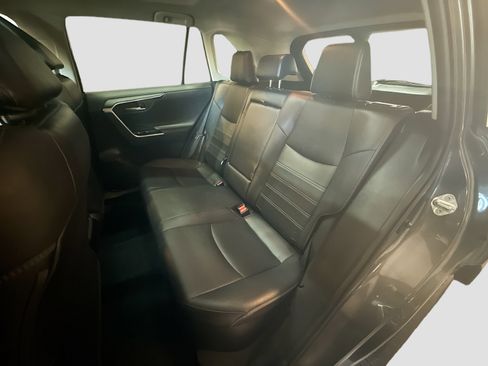 Used 2021 Toyota RAV4 Limited image 30