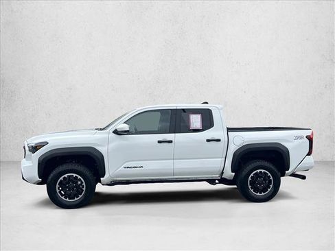Used 2025 Toyota Tacoma TRD Off-Road image 8