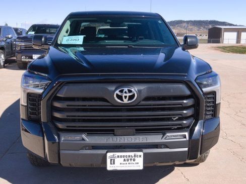 Used 2022 Toyota Tundra SR5 w/ SR5 Convenience Package image 7