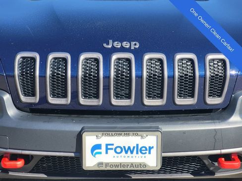 Used 2015 Jeep Cherokee Trailhawk w/ Comfort/Convenience Group AWD/4WD image 12