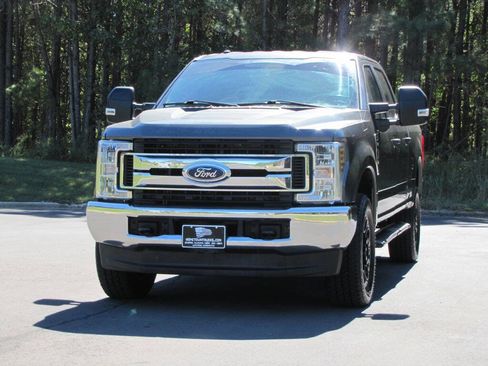 Used 2019 Ford F250 XL w/ STX Appearance Package image 9