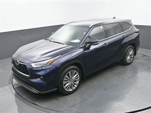 Used 2023 Toyota Highlander Platinum image 35