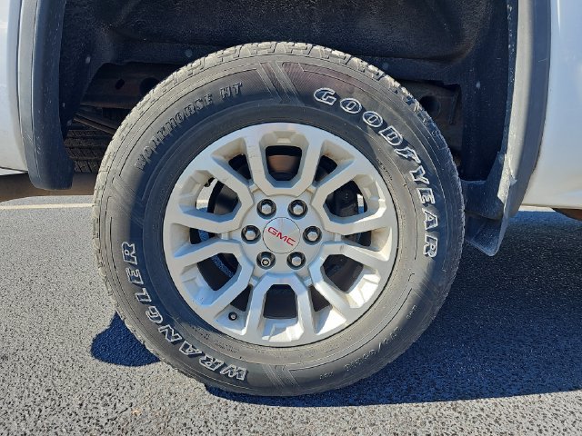 Used 2018 GMC Sierra 1500 SLT w/ SLT Preferred Package AWD/4WD image 9