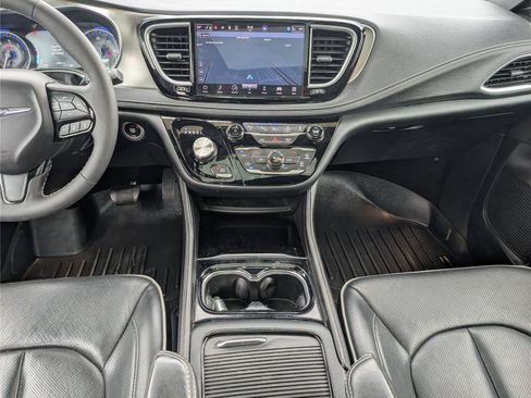 Used 2023 Chrysler Pacifica Limited w/ S Appearance Package AWD/4WD image 22