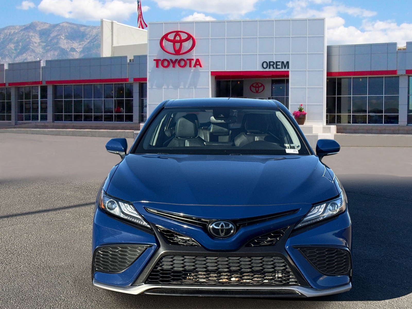 Used 2024 Toyota Camry XSE FWD image 2