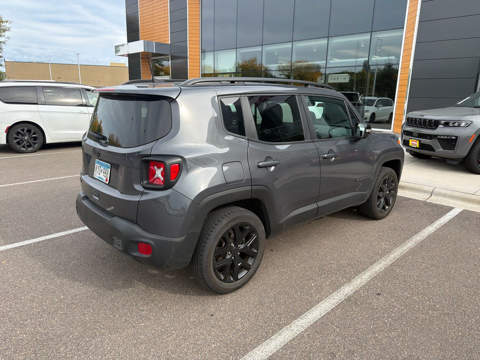 Used 2023 Jeep Renegade Altitude w/ Convenience Group I AWD/4WD image 3