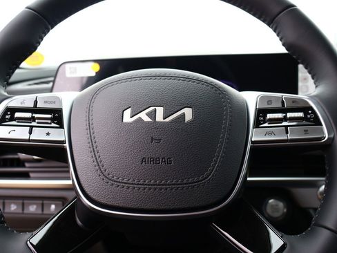 Used 2025 Kia Telluride S image 27