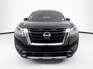 Used 2024 Nissan Pathfinder SL video 3