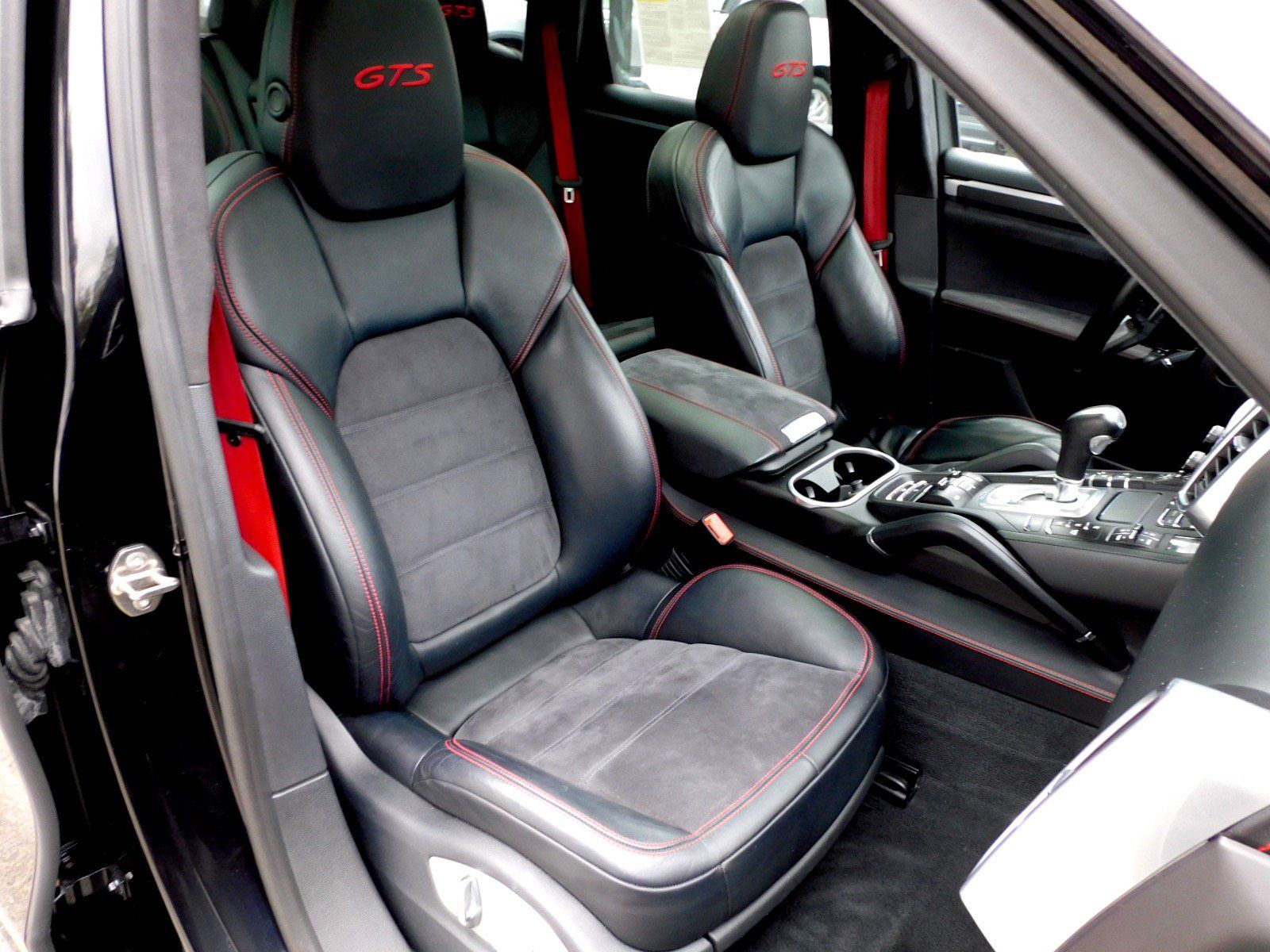 Used 2016 Porsche Cayenne GTS AWD/4WD image 19
