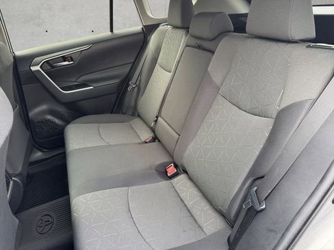 Used 2021 Toyota RAV4 XLE image 22