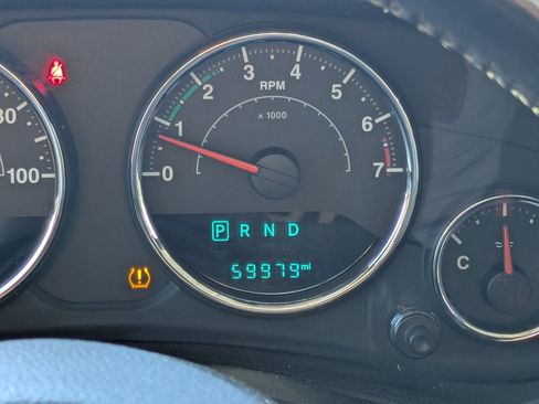 Used 2017 Jeep Wrangler Unlimited Sahara w/ Connectivity Group AWD/4WD image 22
