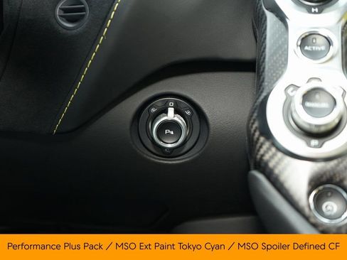 Used 2022 McLaren 720S Spider image 32