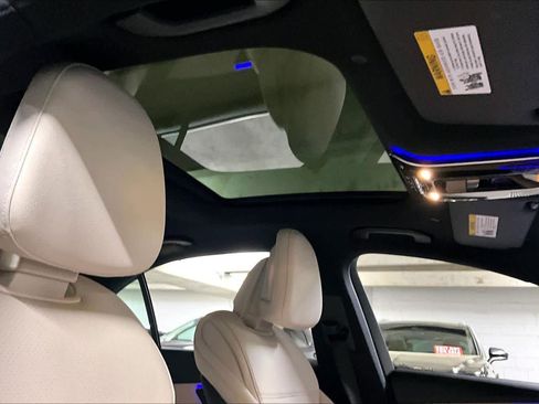 Used 2022 Mercedes-Benz C 300 Sedan image 12