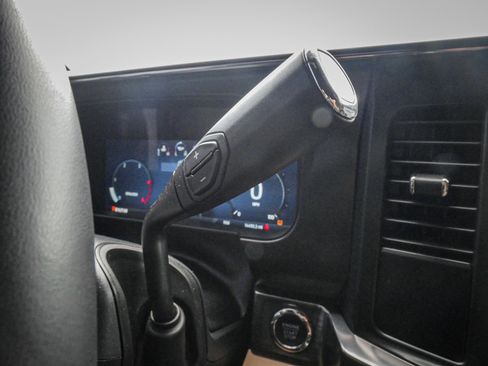 Used 2024 Ford F350 Lariat AWD/4WD image 26