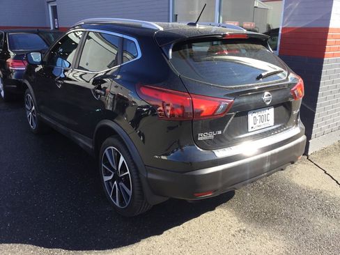Used 2018 Nissan Rogue Sport SL w/ SL Premium Package AWD/4WD image 4