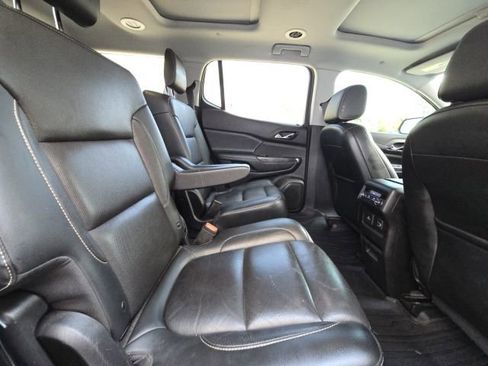 Used 2019 GMC Acadia SLT w/ LPO, Floor Liner Package image 15