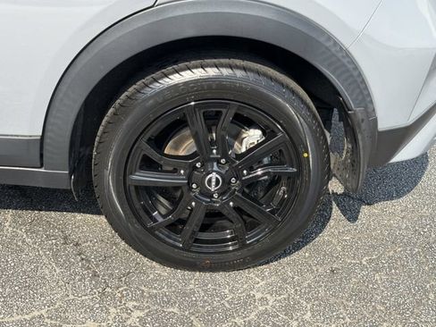Used 2022 Nissan Kicks SR w/ Premium Package FWD image 11