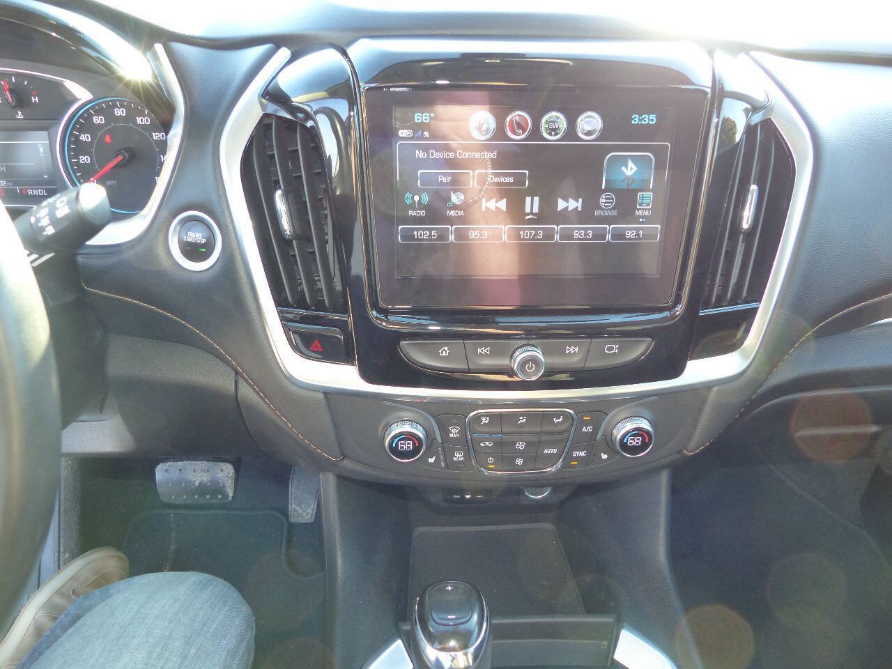 Used 2019 Chevrolet Traverse LT FWD image 33