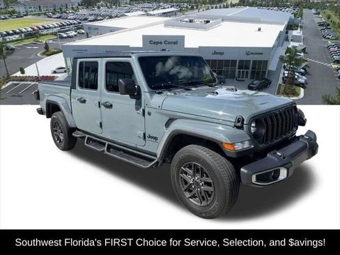 Certified 2024 Jeep Gladiator Sport AWD/4WD image 2