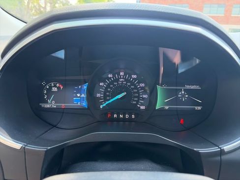 Used 2018 Ford Edge Titanium w/ Equipment Group 301A AWD/4WD image 13